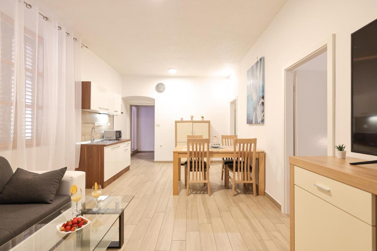 Old Town Donatello Apartment 자다르 외부 사진